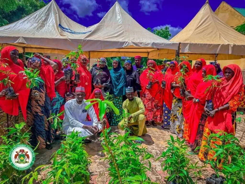 Ma’aikatar Muhalli ta Tallafawa Mata da Irin Mangwaro 3,000 FB IMG 1758522425996